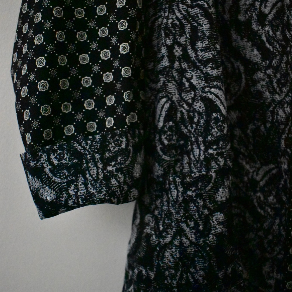 Silky Boyfriend Kimono-like Black, White, Grey Top